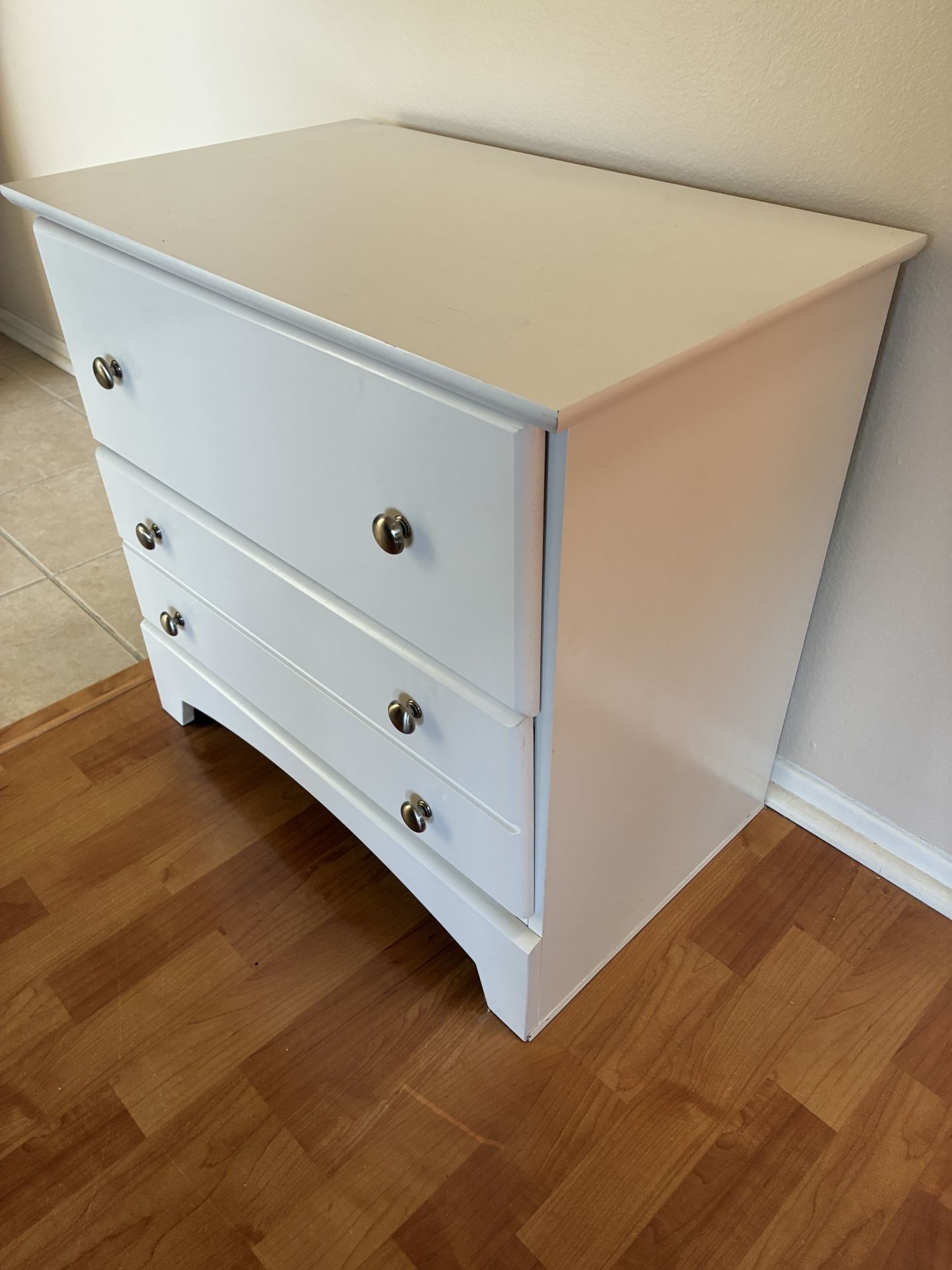 2 Wood Dressers/Nightstands