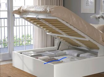 Storage bed