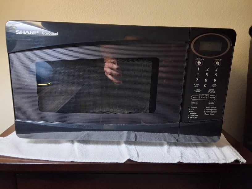 Sharp Household Microwave Oven R-209KK – Compact, Reliable & Easy-to-Use Kitchen Essential