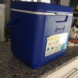 NEW CONDITIONS COLEMAN COOLER 48 Can , 28 Qt
