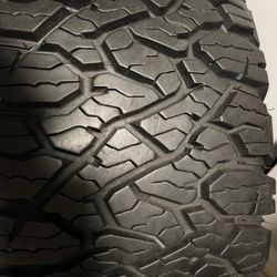 1 llanta LT285/65R18 125/122s BFGoodrich All Terrain T/A KO3 