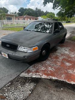 2011 ford crown Victoria police interceptor