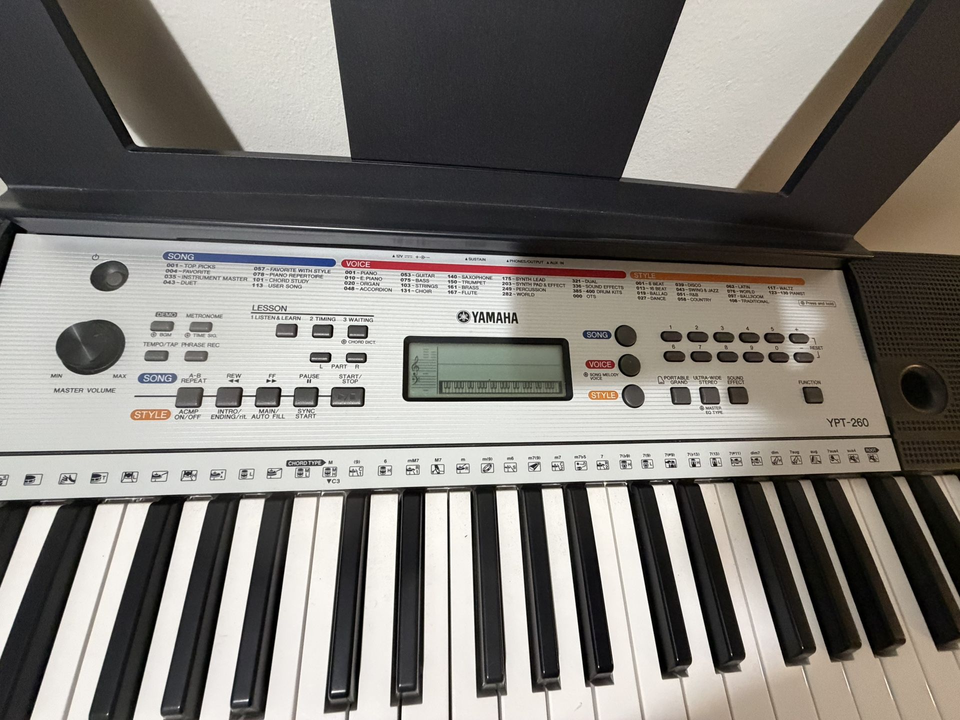 Yamaha YPT 260 portable key board