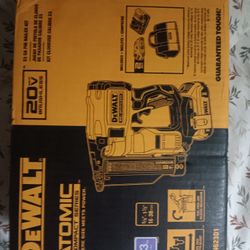 DeWalt 23g PIN NAILER KIT NEW $225