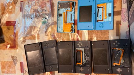 Nintendo DSi Lot for Parts or Repair