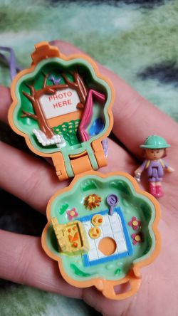 Vintage 1991 Polly Pocket Locket Necklace Camp Days Kraft Macaroni & Cheese Treasures Toy