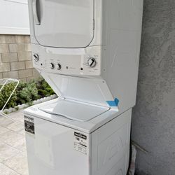 Washer / Electric Dryer Combo in White
