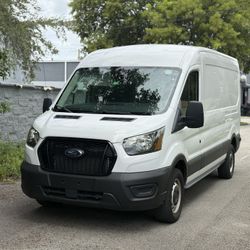 2020 Ford Transit Medium Roof 
