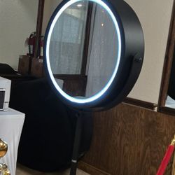 Beauty Mirror Booth 