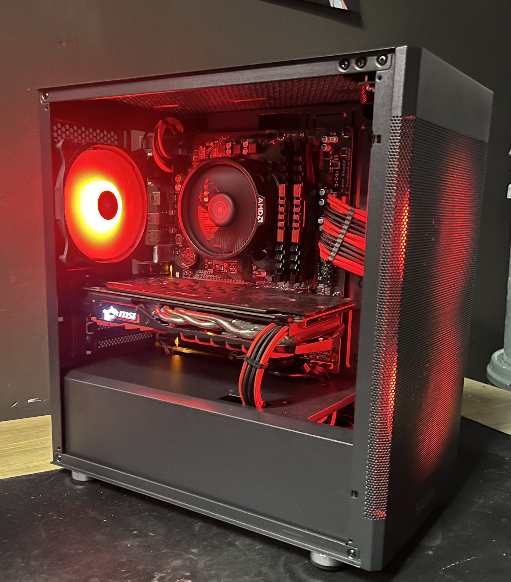 Budget Red And Black Gaming Computer | Ryzen 5 1500X and RX 480 8gb