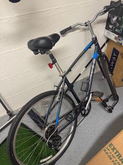 Giant Cypress Bike