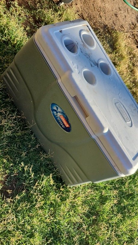 Coleman 70qt Silver Ice Chest