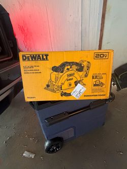 Dewalt saw