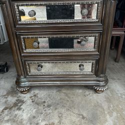 2 Night Stand / Small Dresser Set