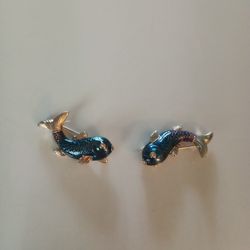 2 Pair Of Fish Pin