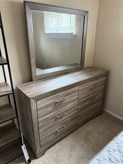 Dresser w/ Mirror and bedside table