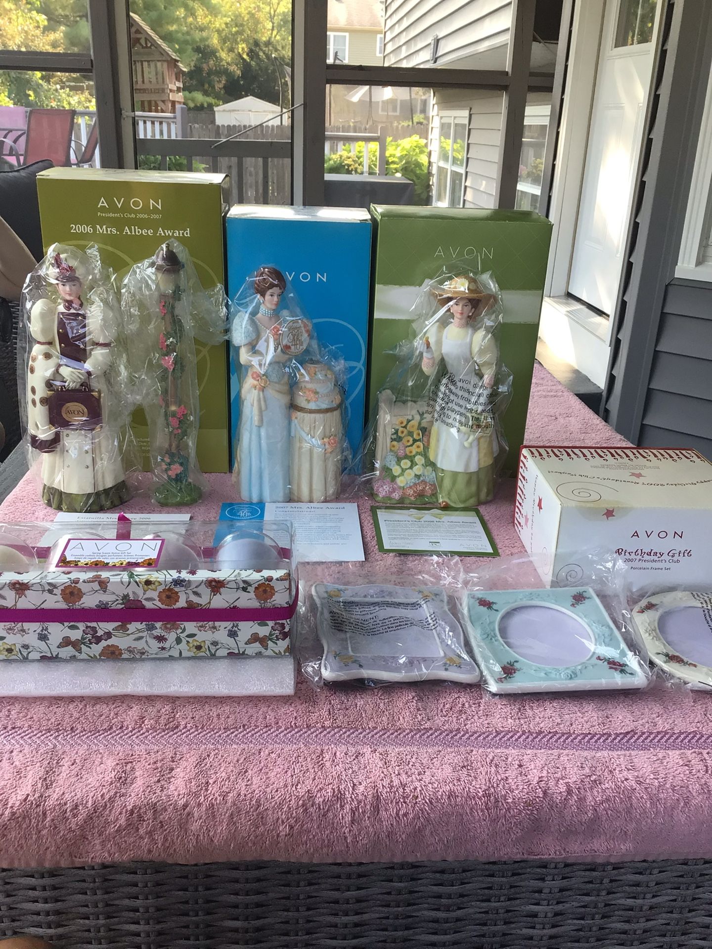 Vintage Avon Porcelain Mrs. Albee Figurines 2006-08 Porcelain Photo Frames Votive Candles New In Box
