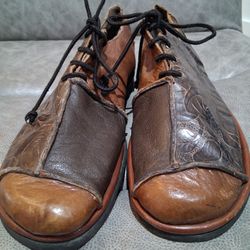 Men's  Size 11 Rare Handcrafted Moccasins 