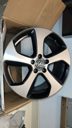 18” VW rim 5x112 bolt pattern only one