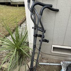Under arm crutches (in-motion)