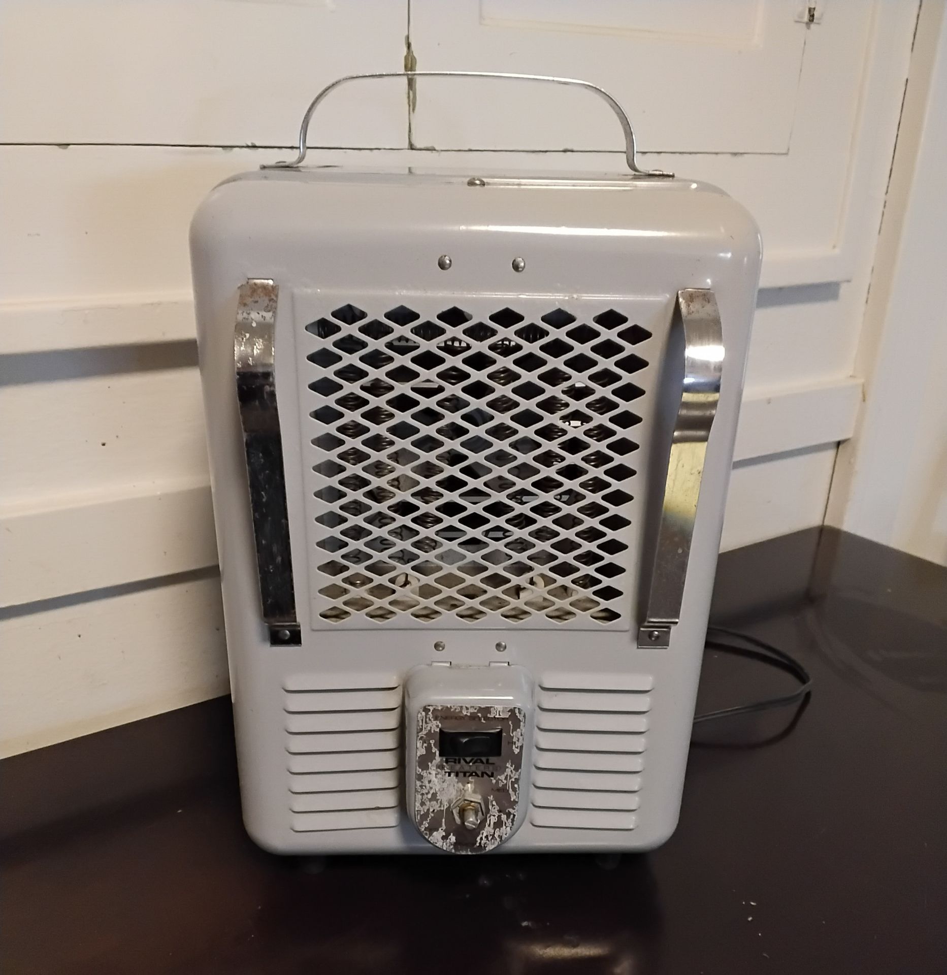 RIVAL TITAN PORTABLE ELECTRIC SPACE HEATER