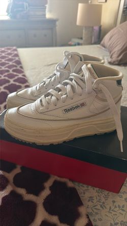 Woman shoes