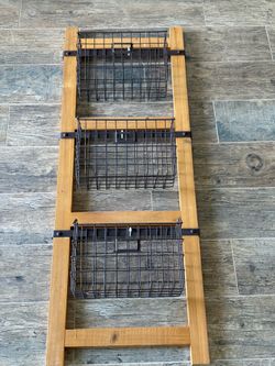 KIRKLAND Metal and wood storage rack