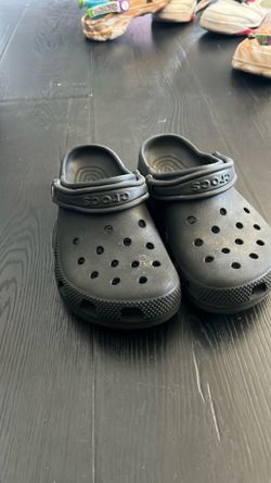 Black crocs