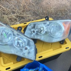2012 Dodge Grand Caravan Headlights 