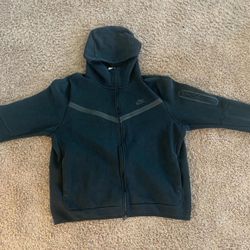 Black Nike Tech Fleece