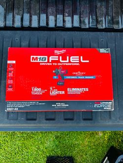 Milwaukee M18 Fuel 1" High Torque Impact Wrench Kit