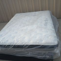 Queen Pillowtop Mattress And Box Spring 