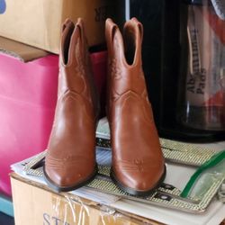 Women's boots. Size 61/2