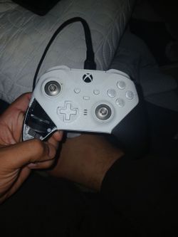 Xbox elite series controller broken for parts