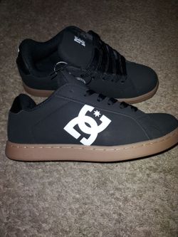 "BEST DEAL IN TOWN "NEW"  DC SHOES
