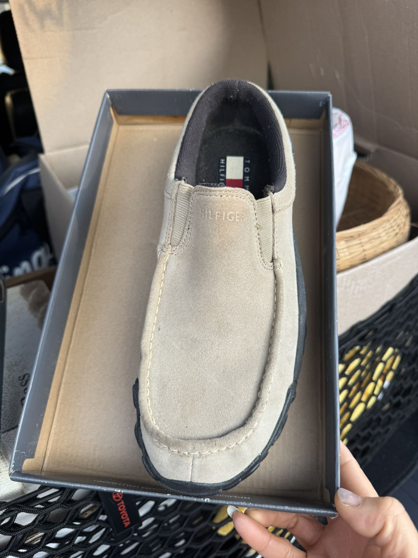 Fur-trimmed casual shoes