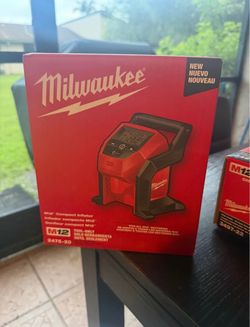 Milwaukee M12 Compact Inflator