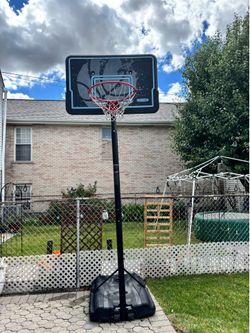 Lifetime basketball hoop