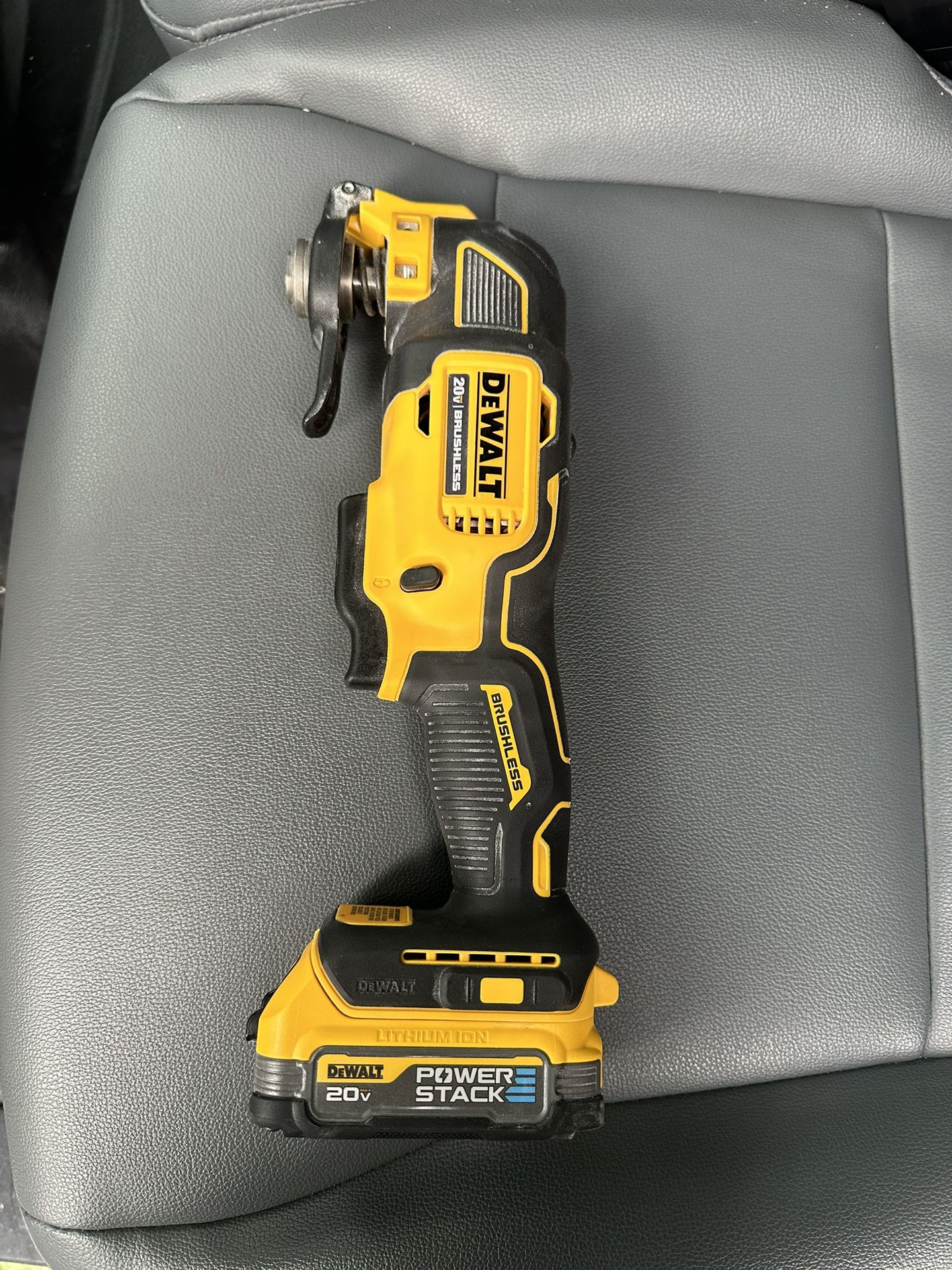 DeWalt Multi Tool with Battery And Charger