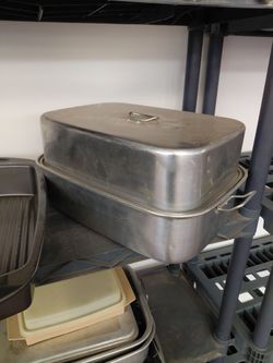 Aluminum roasting pan