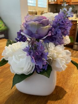 Purple W/vase Centerpieces