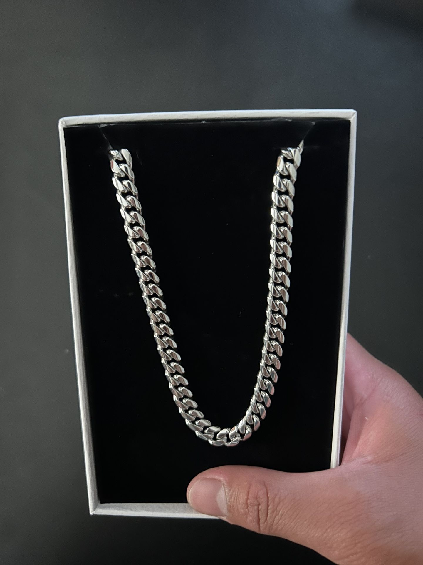 Cuban Link Chain - 8mm Silver / 18”/ Box Clasp
