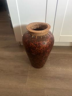 Wooden vase planter