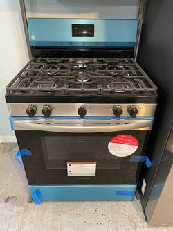 Estufa de gas nueva nunca usada marca Frigidaire