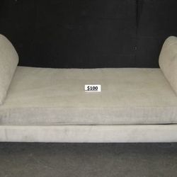 NICE DAY BED USE SOFA COUCH THERAPIST PSYCHOLOGIST SITTING CHAIR FREE DELIVERY 