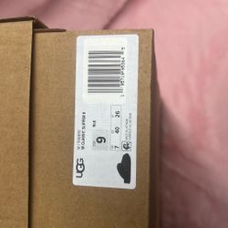 UGG Classic Slipper W size 9