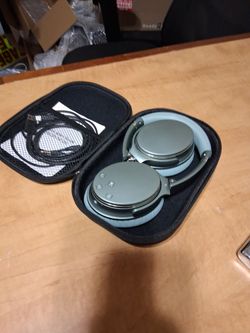 Bluetooth headphones