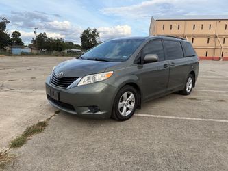 2012 Toyota Sienna