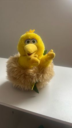 Big Bird in nest hand puppet