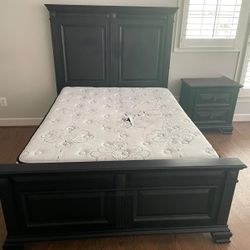 Queen Bed Frame And Mattress And Dressing 
